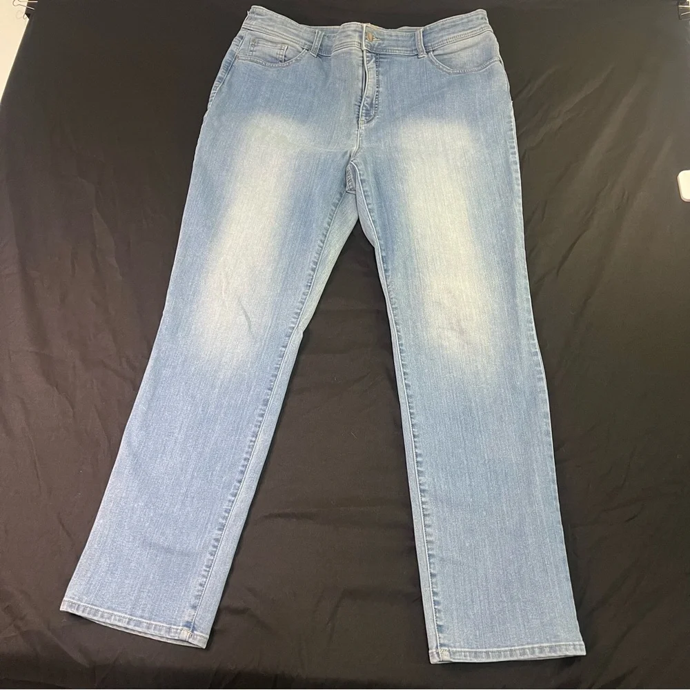 Fabulously Slimming by Chico's Women's Jeans Size 2.5 Short Straight Leg Stretch